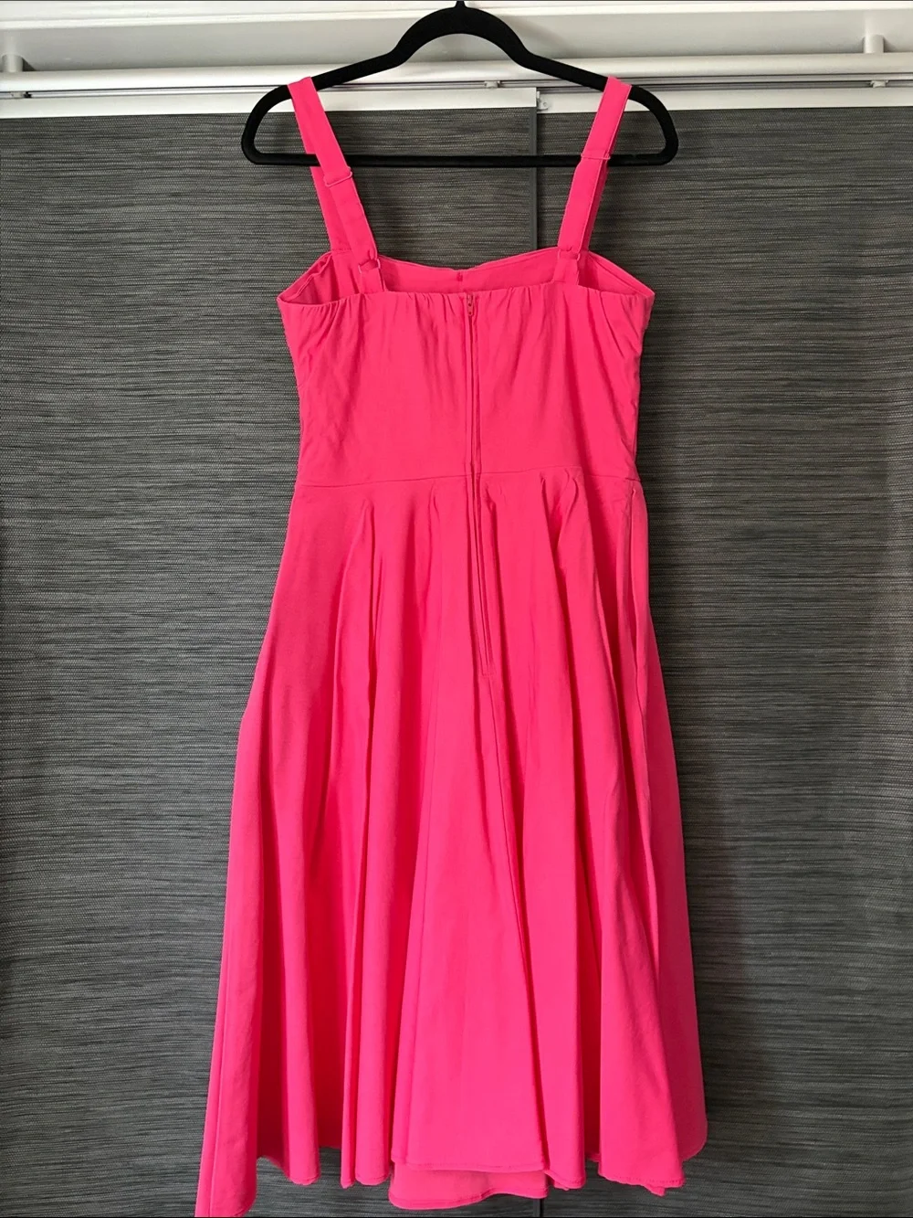 JAWBREAKER SWING DRESS IN HOT PINK - VIXEN BY MICHELINE PITT - Picture 4 of 5